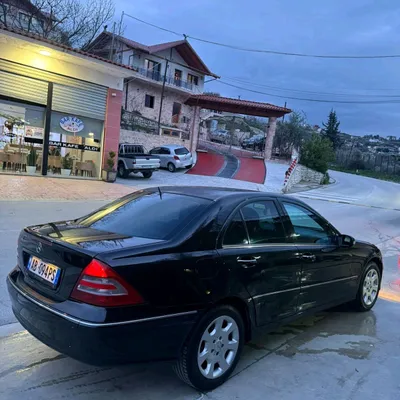 Mercedes-Benz C-class 2004 në shitje