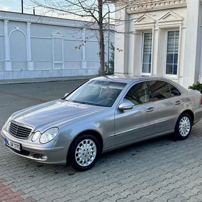 Mercedes-Benz E-class 2004 në shitje