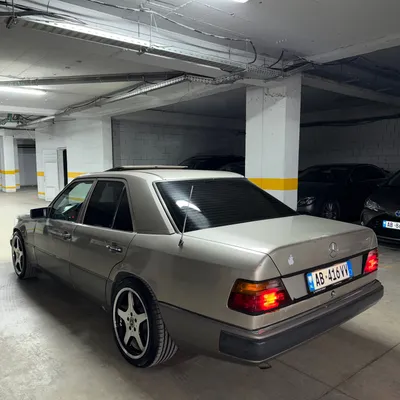 Mercedes-Benz W124