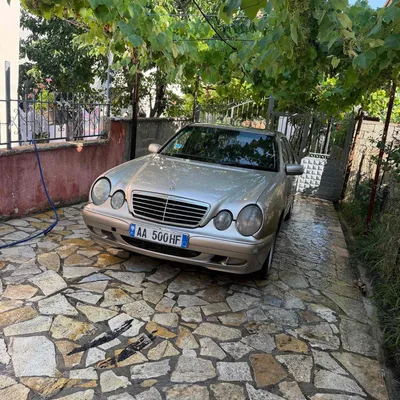 Mercedes-Benz E-class 2002 në shitje