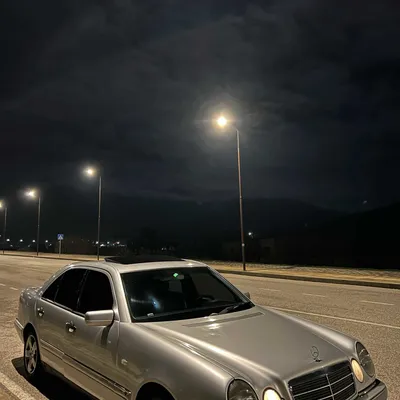 Mercedes-Benz E-class 1998 në shitje