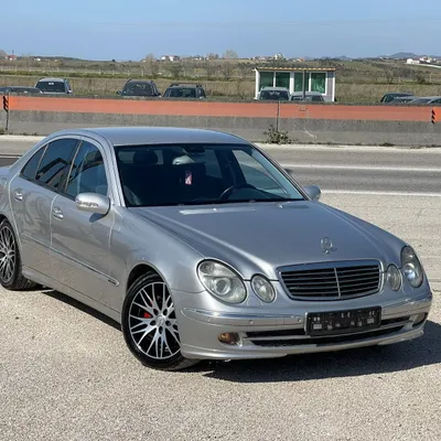 Mercedes-Benz E-class 2004 në shitje