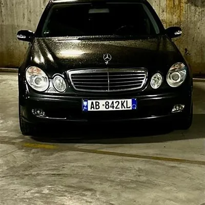 Mercedes-Benz E-class 2004 në shitje