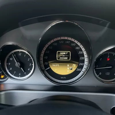 Mercedes-Benz E-class 2012 në shitje