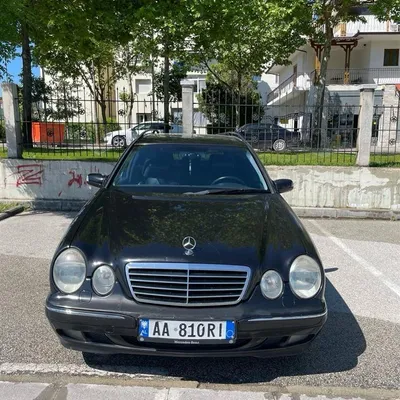 Mercedes-Benz E-class 2001 në shitje