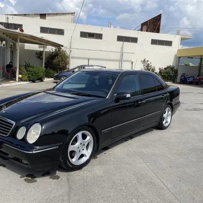Mercedes-Benz E-class 2002 në shitje