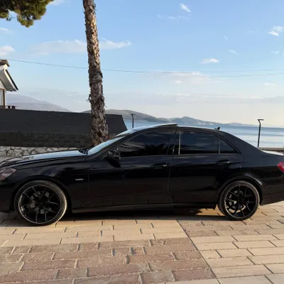 Mercedes-Benz E-class 2011 në shitje