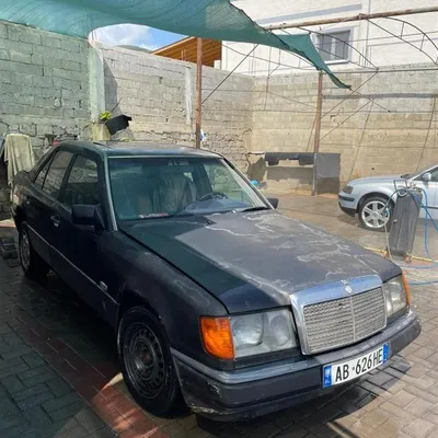 Mercedes-Benz W124