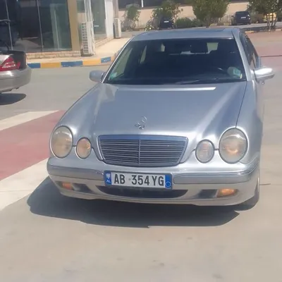 Mercedes-Benz E-class 2001 në shitje