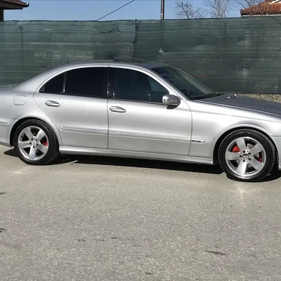 Mercedes-Benz E-class 2004 në shitje