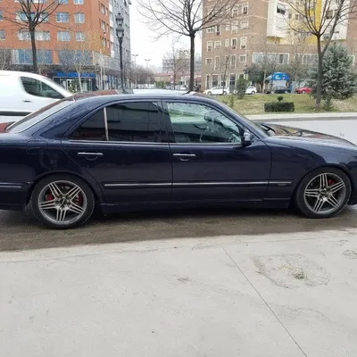 Mercedes-Benz E-class 2001 në shitje