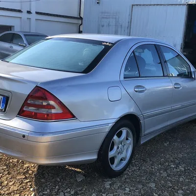 Mercedes-Benz C-class 2004 në shitje