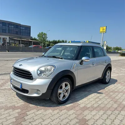 Mini Countryman 2012 në shitje