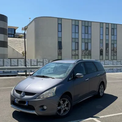 Mitsubishi Grandis 2009