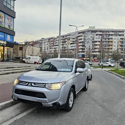 Mitsubishi Outlander 2014 në shitje