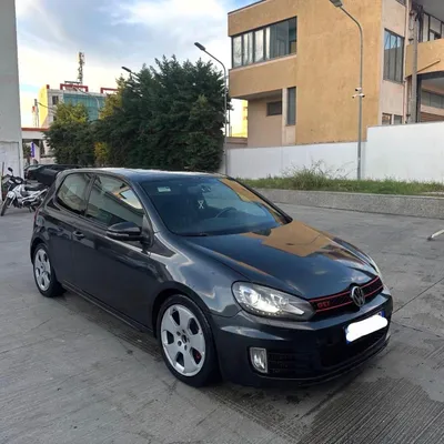 Volkswagen Golf 2012 në shitje