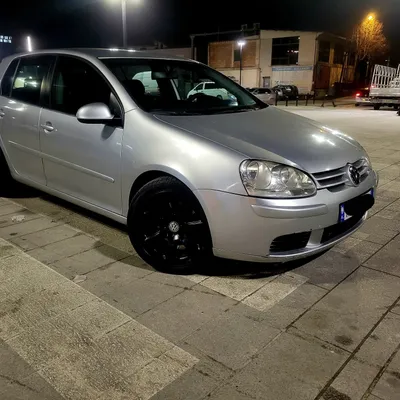 Volkswagen Golf 2004 në shitje