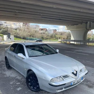 Alfa Romeo 166