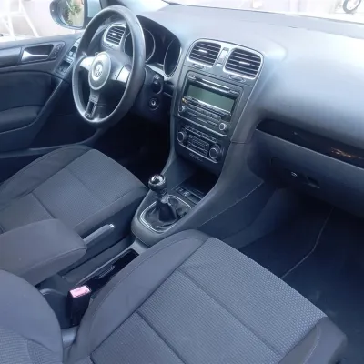 Volkswagen Golf 2009 në shitje