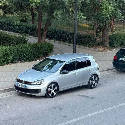 Volkswagen Golf 2011 në shitje