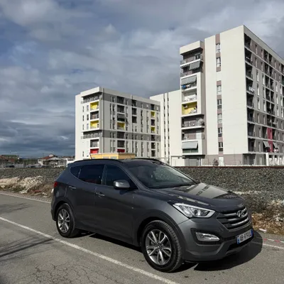 Hyundai Santa Fe 2013 në shitje