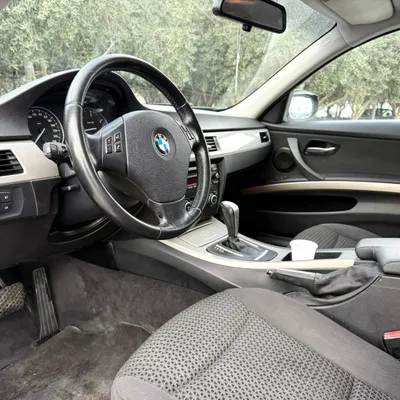 BMW 3 Series 2011 në shitje