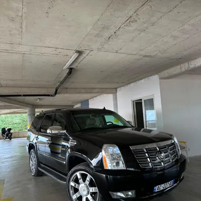 Cadillac Escalade 2010 në shitje