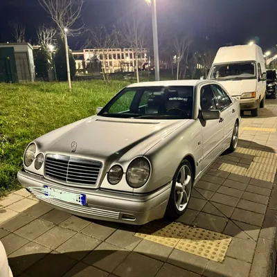 Mercedes-Benz E-class 1998 në shitje