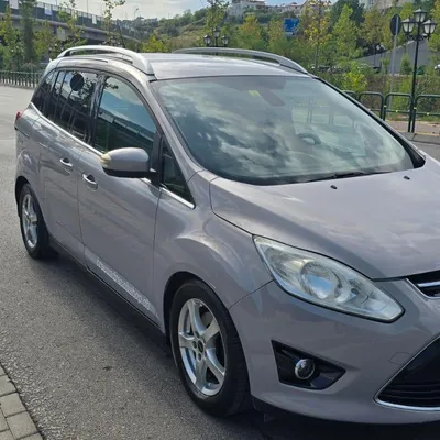Ford C-MAX 2011 në shitje