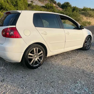 Volkswagen Golf 2005 në shitje
