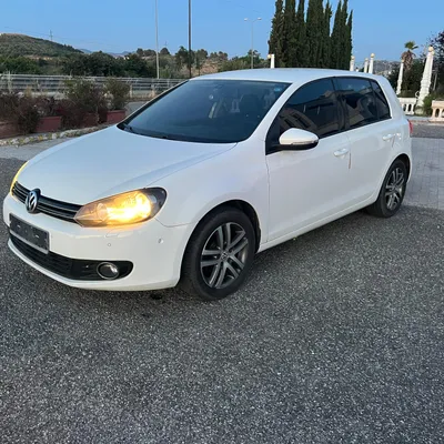 Volkswagen Golf 2012 në shitje