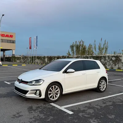 Volkswagen Golf 2014 në shitje