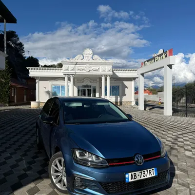 Volkswagen Golf 2014 në shitje