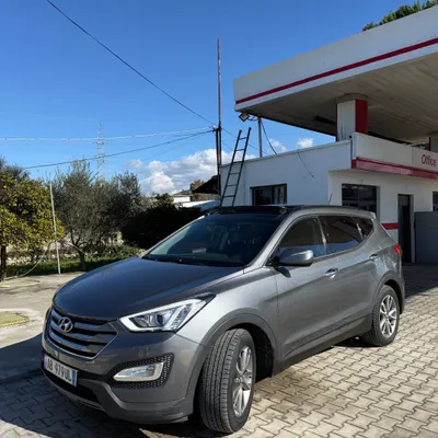 Hyundai Santa Fe 2013 në shitje