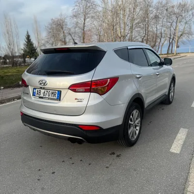 Hyundai Santa Fe 2013 në shitje