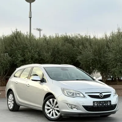 Opel Astra 2013 në shitje