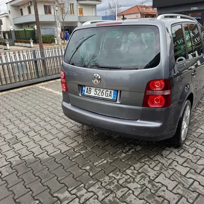 Volkswagen Touran 2004 në shitje