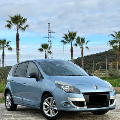 Renault Scenic 2012 në shitje