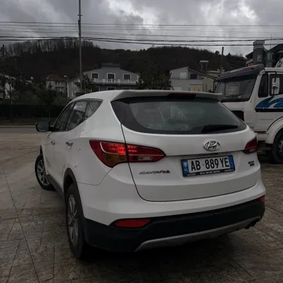 Hyundai Santa Fe 2012 në shitje
