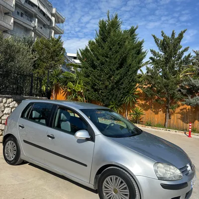 Volkswagen Golf 2004 në shitje