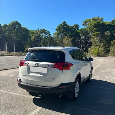 Toyota RAV4 2014 në shitje