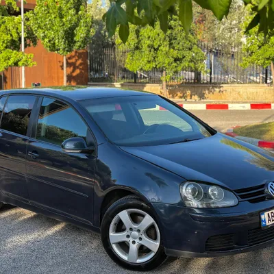 Volkswagen Golf 2008 në shitje