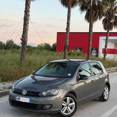 Volkswagen Golf 2012 në shitje