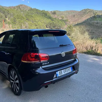 Volkswagen Golf 2011 në shitje
