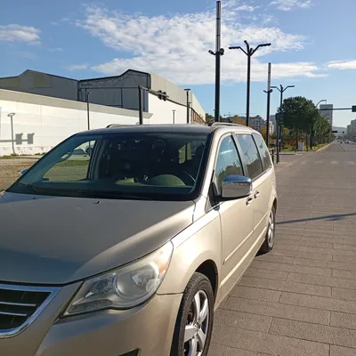 Volkswagen Routan 2009 në shitje