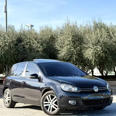 Volkswagen Golf 2012 në shitje