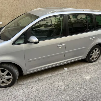 Volkswagen Touran 2005 në shitje