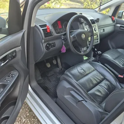Volkswagen Touran 2011 në shitje