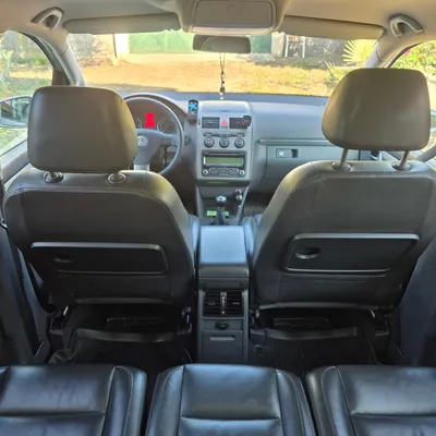 Volkswagen Touran 2010 në shitje