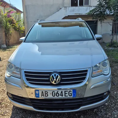 Volkswagen Touran 2010 në shitje